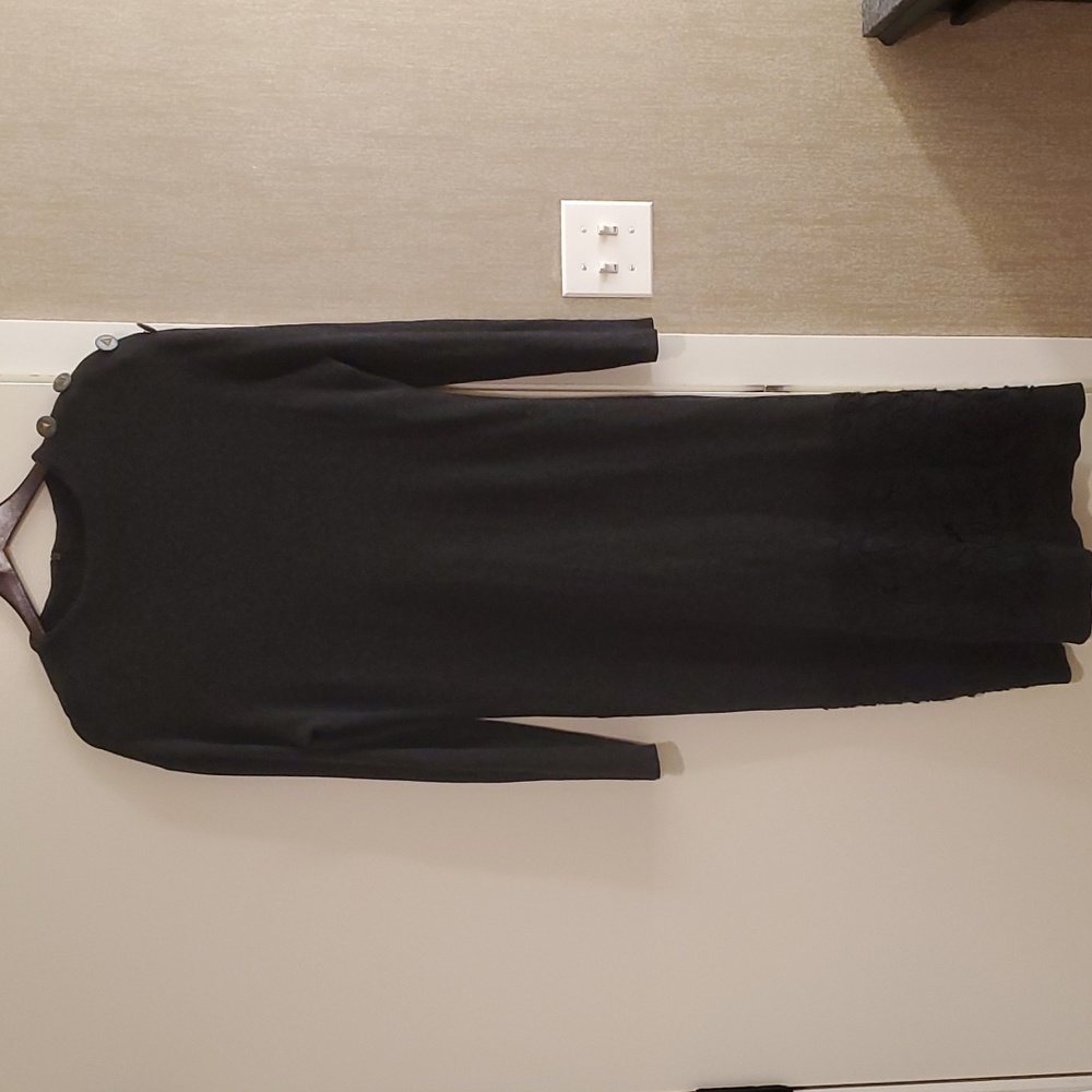 Amuleti made in Italy wool dress with embroidered hem in excellent condition